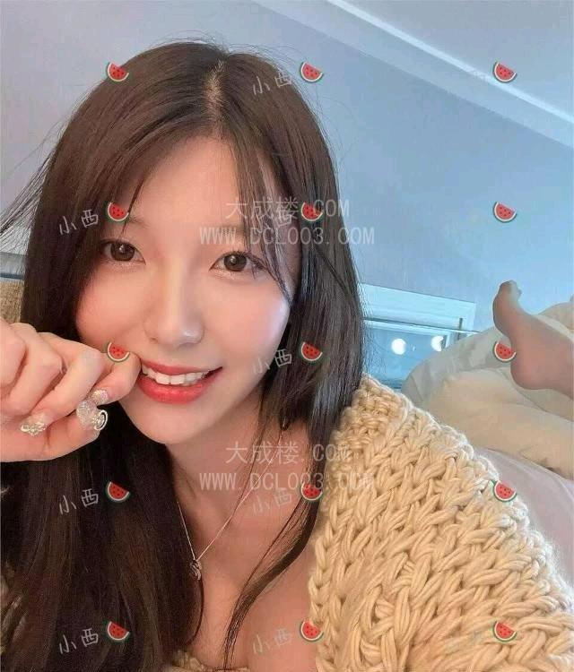 海珠白皙活力美少女