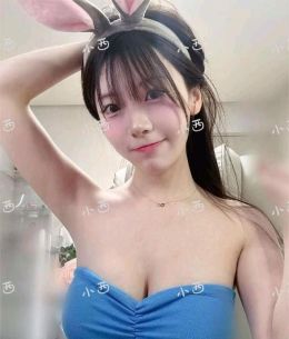 海珠白皙活力美少女