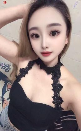 白云美胸细腰嫩妹