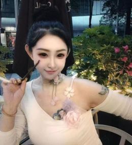 罗湖性感红酒妹