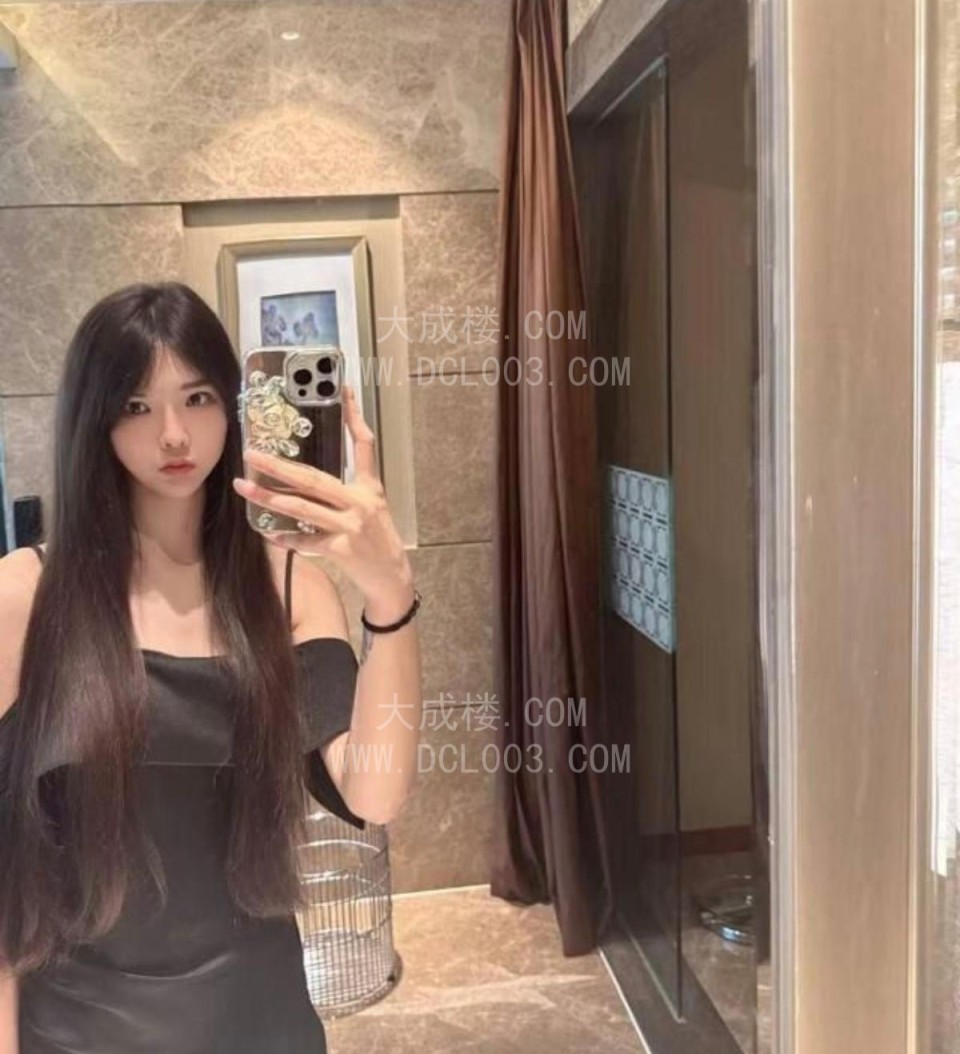 成都东郊后入大长腿一线天