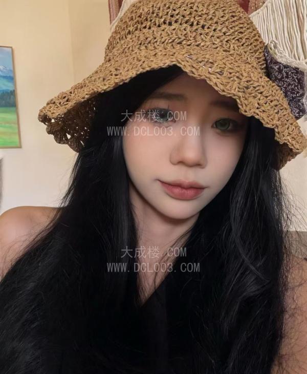 武汉江岸零零后小嫩妹