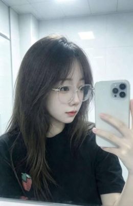 闵行00后气质小妹