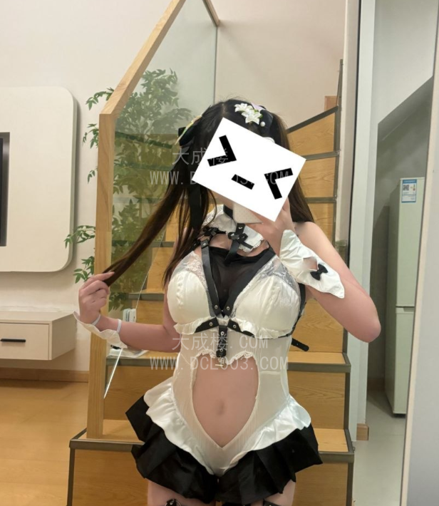 成都昭觉寺大胸萝莉