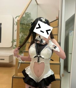 成都昭觉寺大胸萝莉