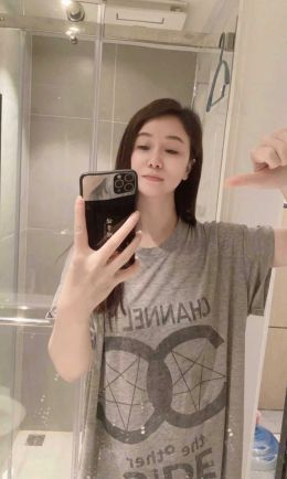 光明公明白皮嫩妹