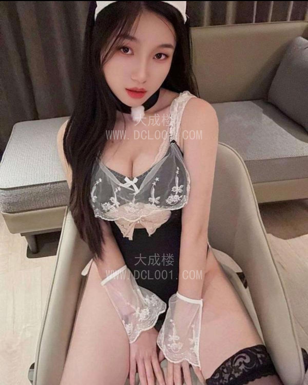 越秀舌吻学妹