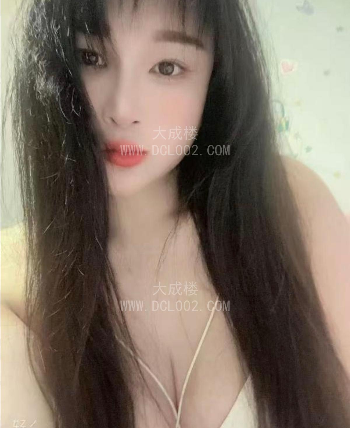 罗湖美胸依依