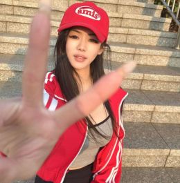 小骚货雅雅