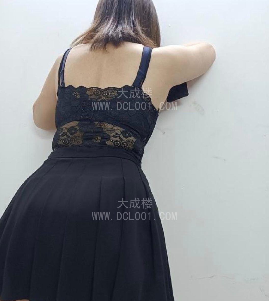 骚人妻蜜桃臀