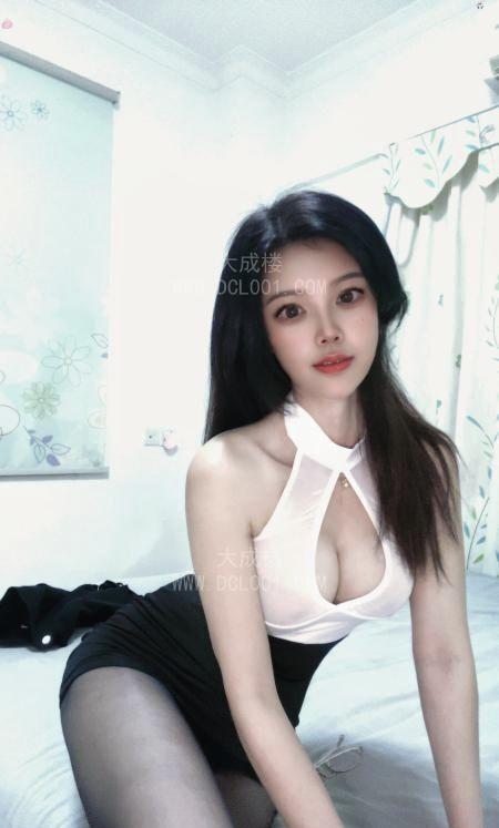白云腿模依依